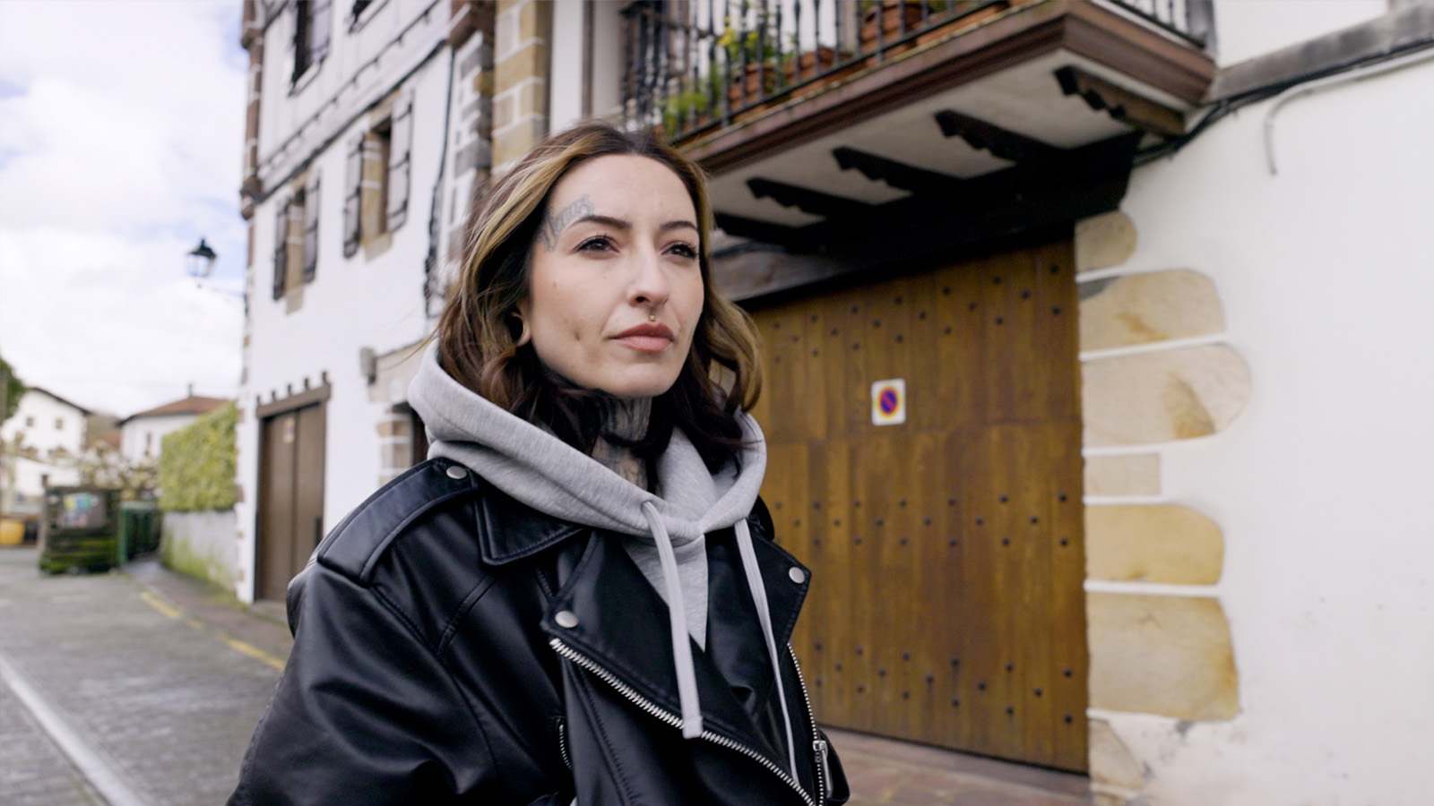 D1: 8. Sarobe. Txokolatezkoa banintz