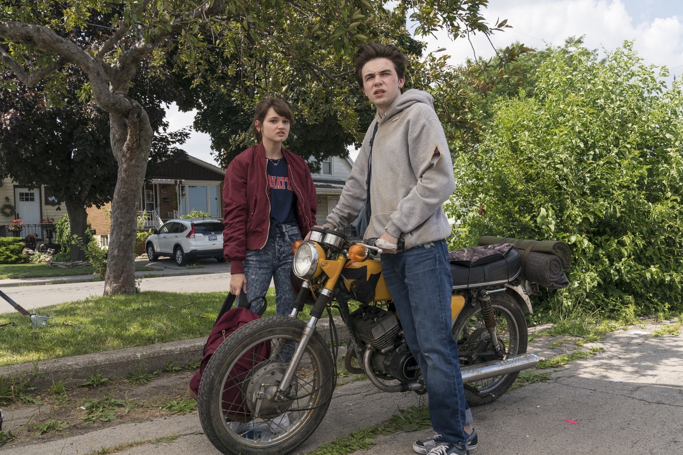 4. Jantzi beltz bat bilatu